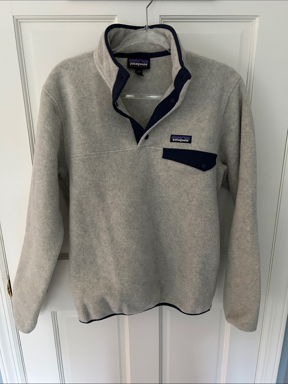 Patagonia S Men's gray Lightweight Synchilla SnapT Pullover wNavy Trim, EUC!